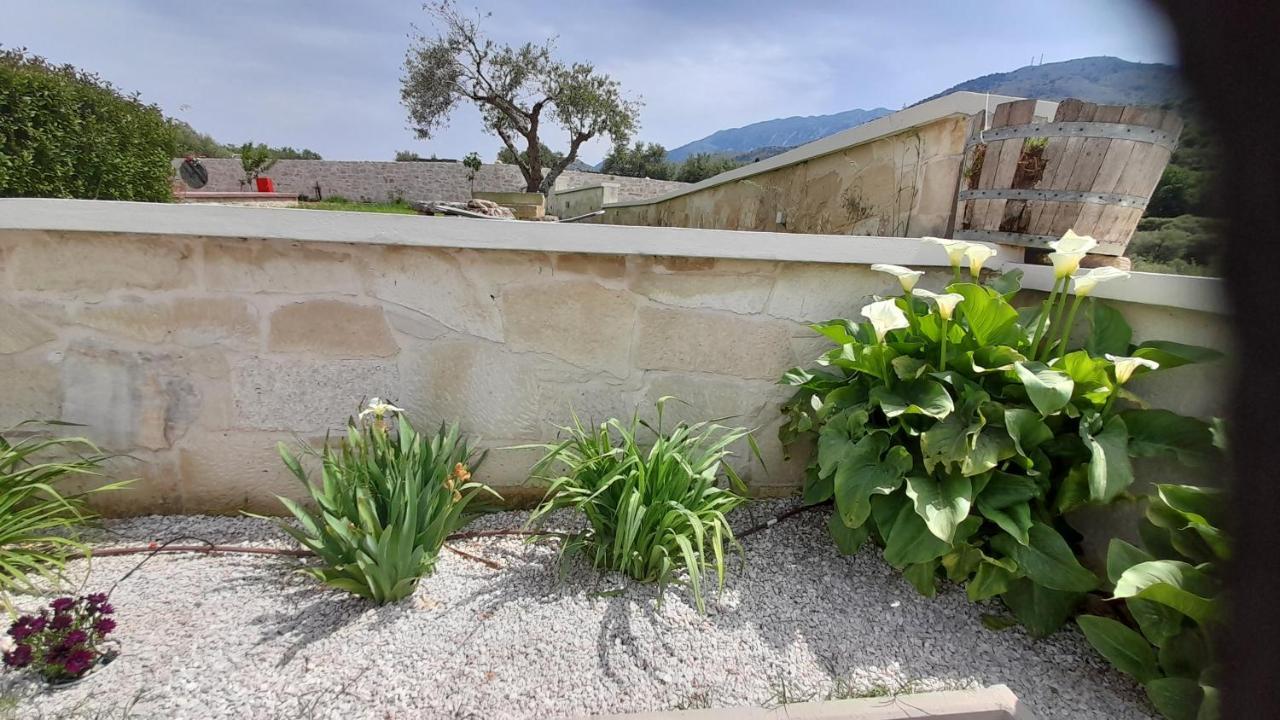 Georgioupoli Studio 2 With A Pool And Lake Views Kültér fotó